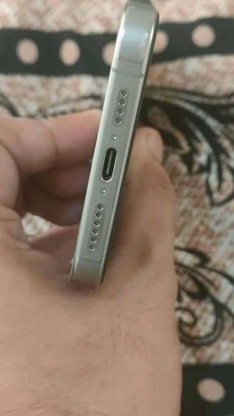 Apple iphone 15 Pro Max 3
