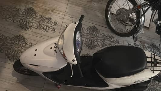dio honda scoty whtsapp no 03102499832
