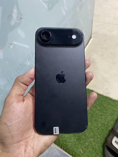 Apple iPhone 17 Air 256Gb Under Warranty with box