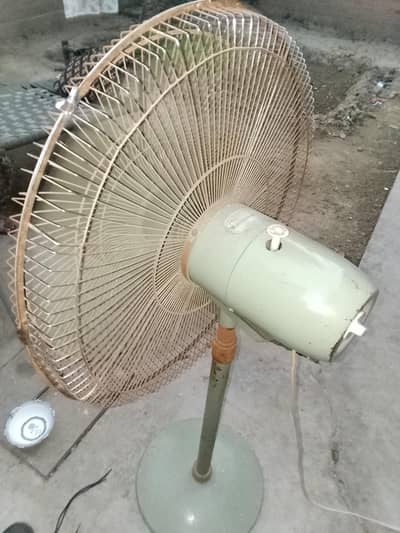 urgent sale pedistal fan