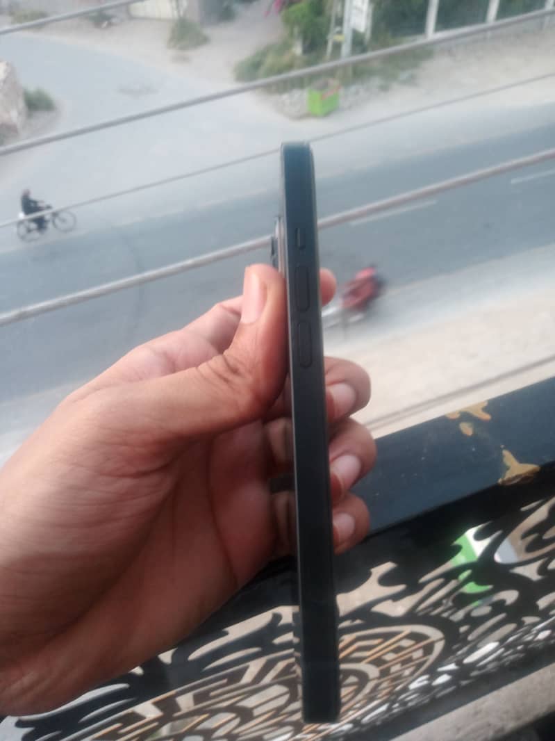 Apple iPhone 14 2