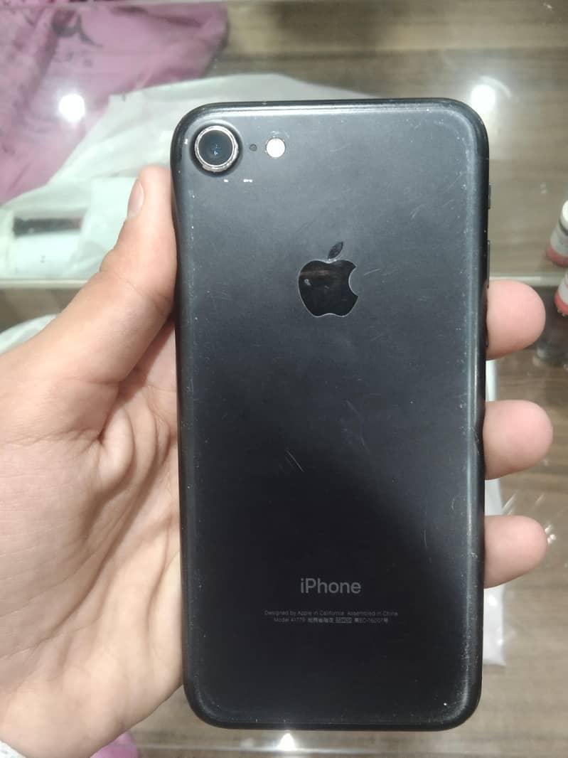 Apple iPhone 7 1