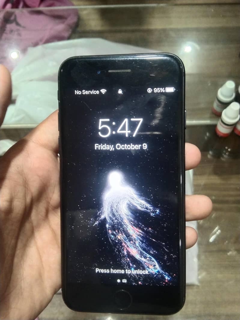 Apple iPhone 7 2