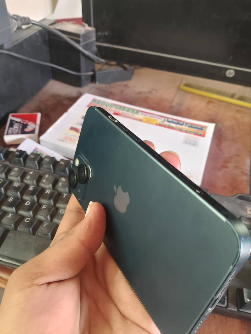 Apple iPhone 13 3