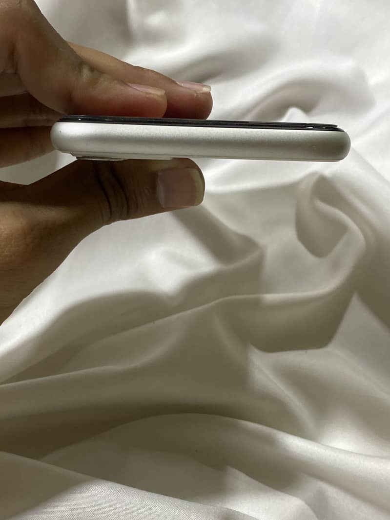 Apple iPhone 11 2
