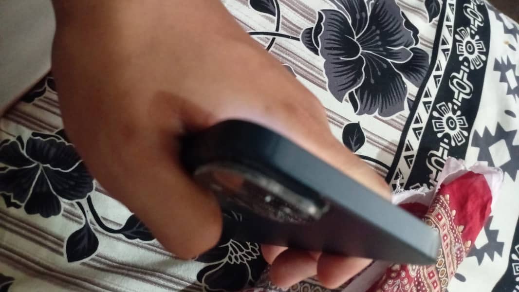 Apple iPhone 14 3