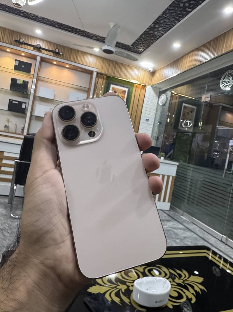 Apple iPhone 16 Pro 2