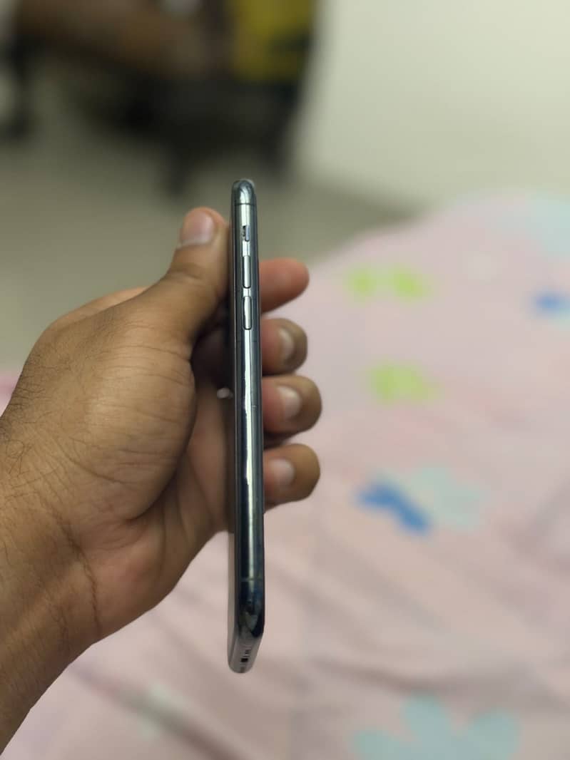 Apple iPhone 11 Pro 3