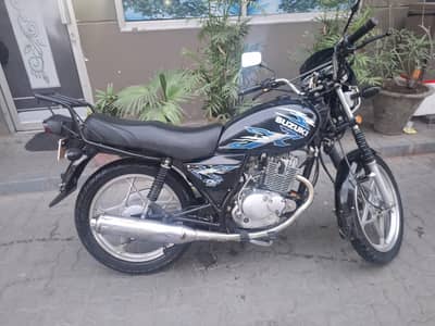 Suzuki GS 150 SE (Special edition) – 2022 Model