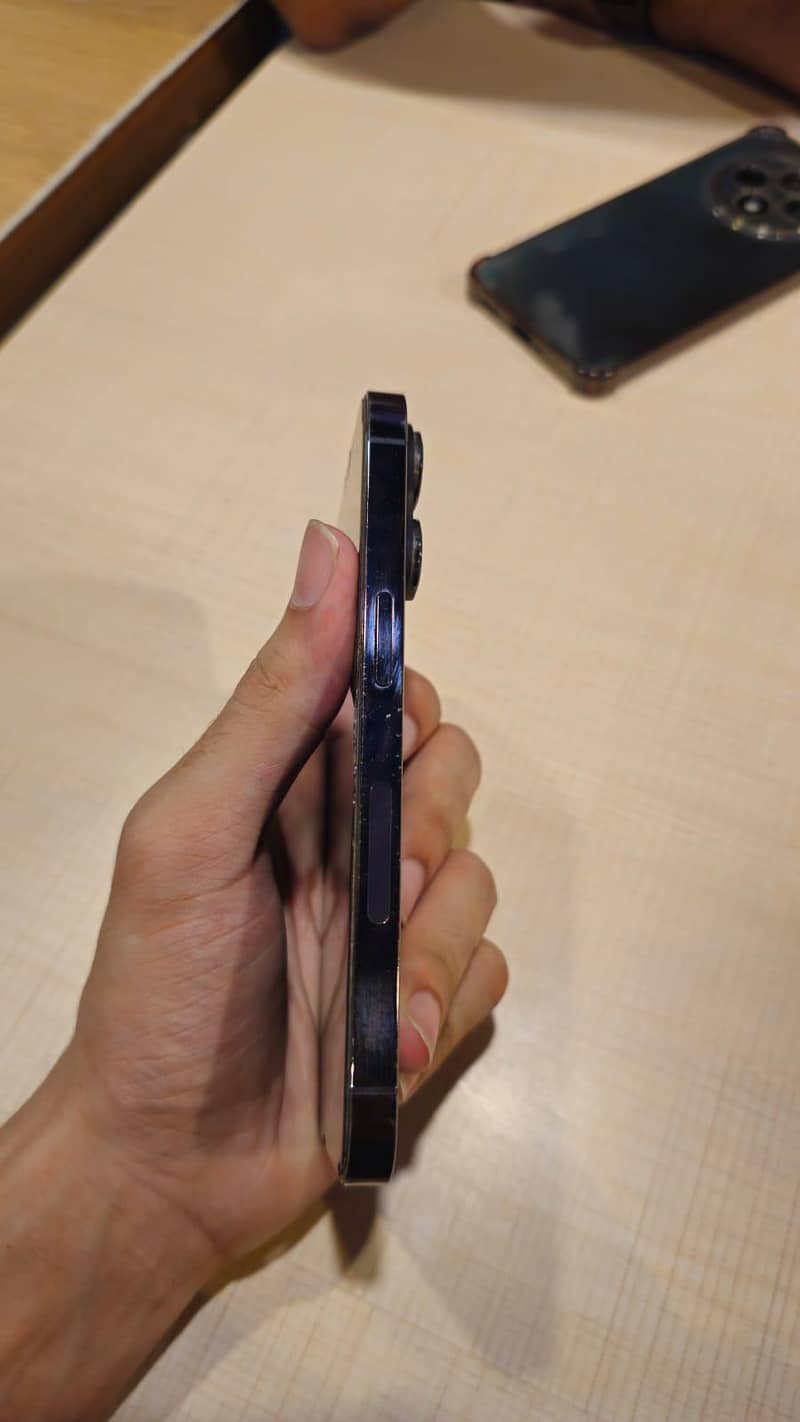 Apple iPhone 14 Pro 2