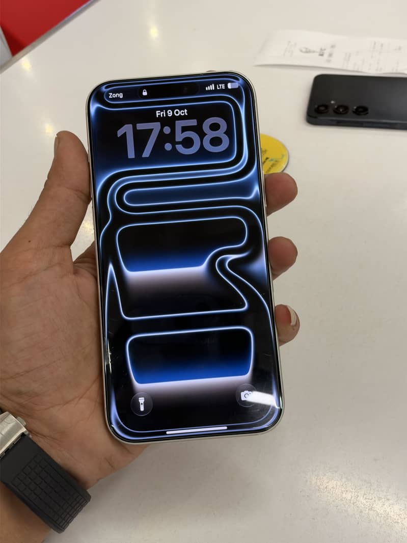 Apple iPhone 17 Pro Max 3