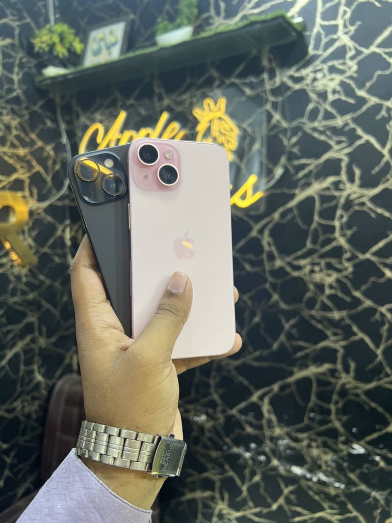 Apple iPhone 15 4