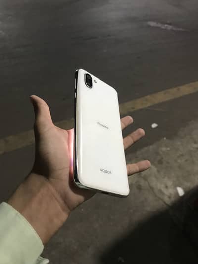 Sharp Aquos R2
