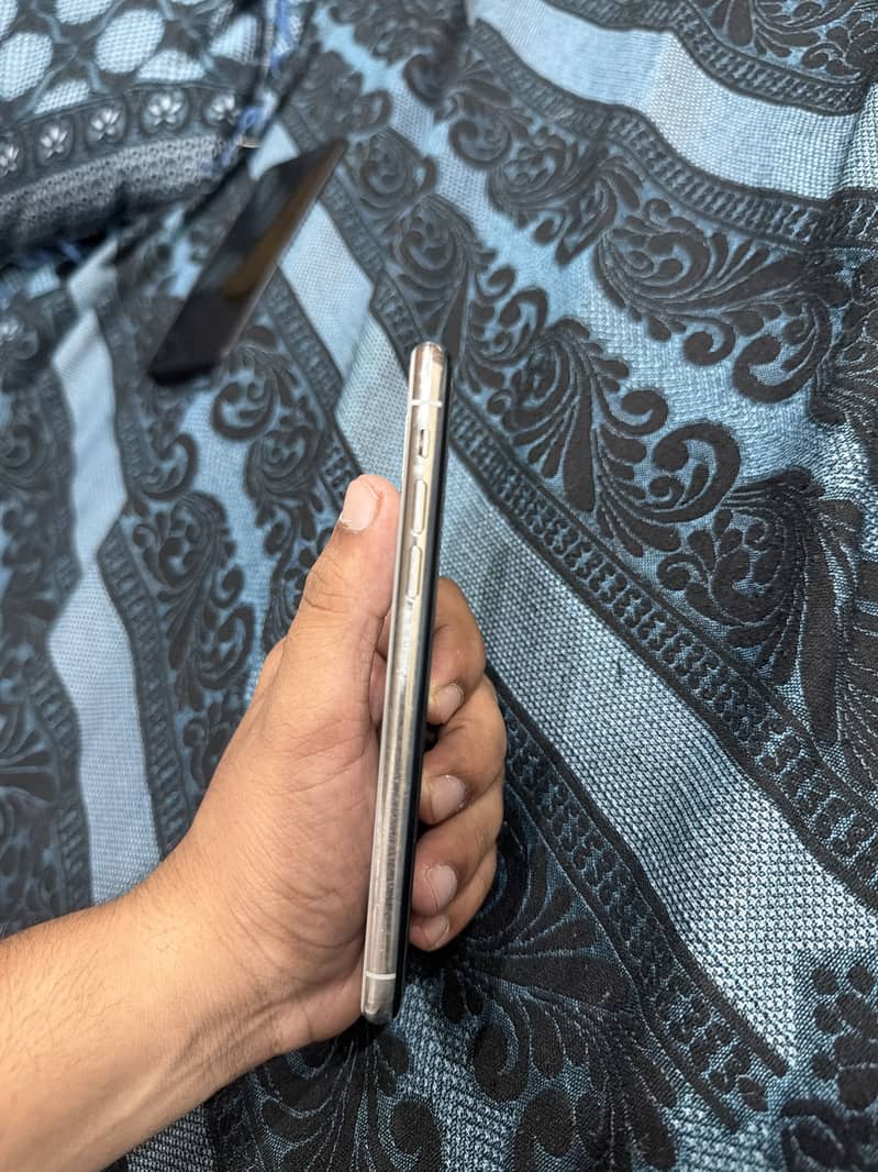 Apple iPhone X 0