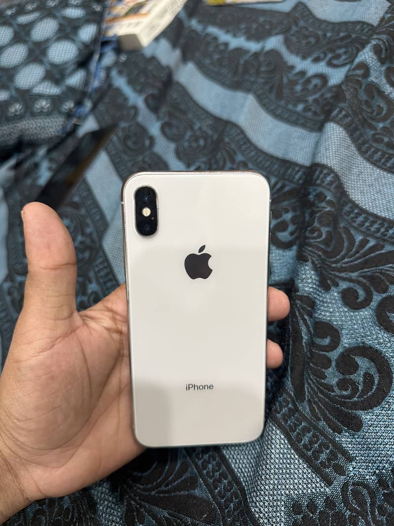 Apple iPhone X 4