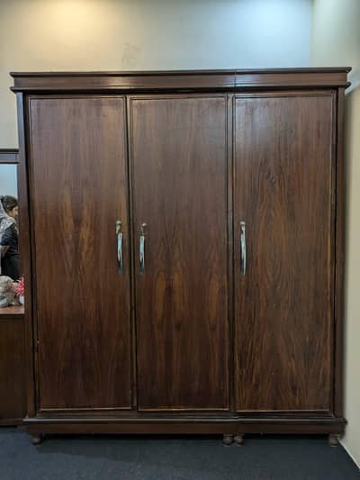 Almaari 3 door strong wood