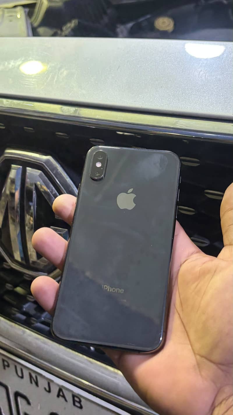 Apple iPhone XS.   Wxchange possibe good device android 2