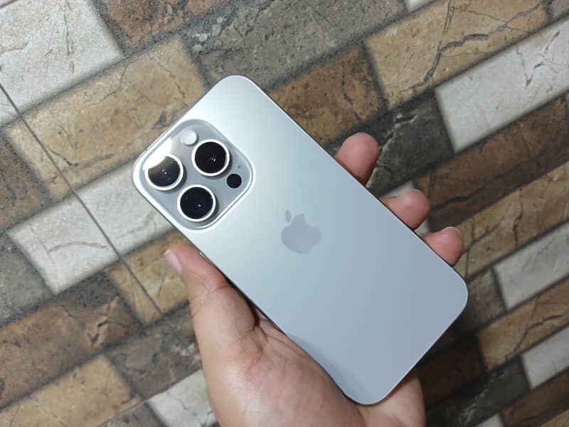 Apple iPhone 15 Pro 5