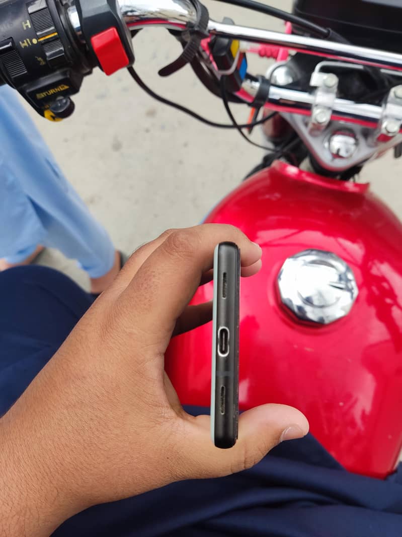 Google Pixel 6a 1