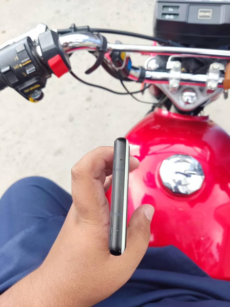 Google Pixel 6a 3