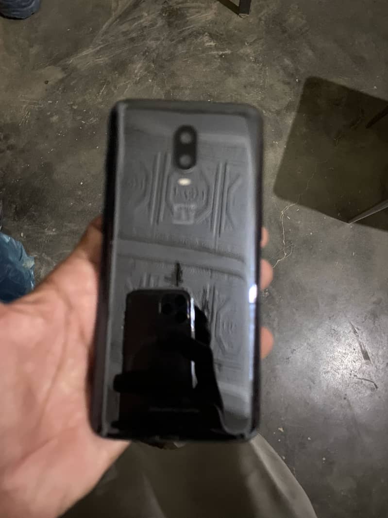 One Plus 6T 5