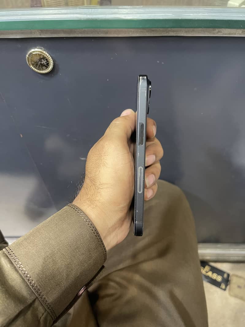 Apple iPhone 15 3