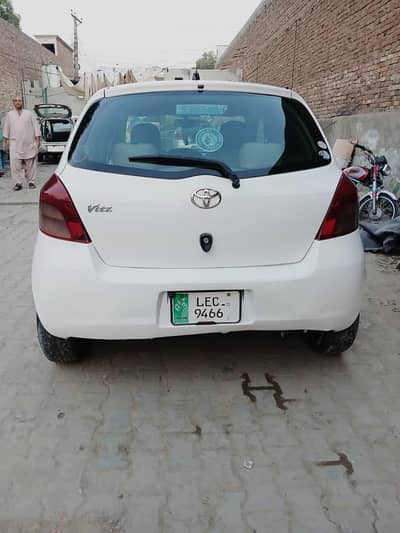 Toyota Vitz 2011