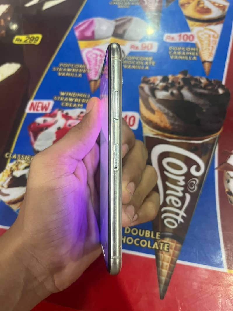 Apple iPhone X 2