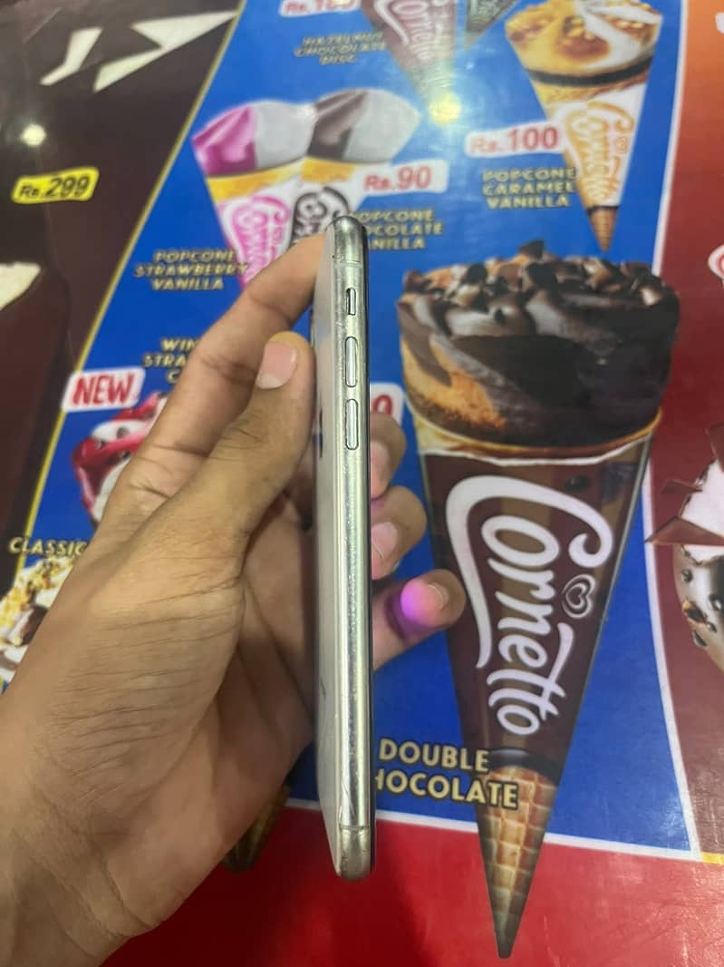 Apple iPhone X 5