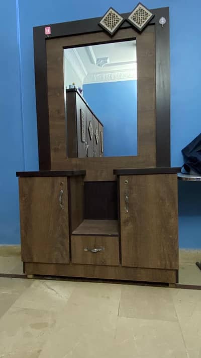Dreasing Table