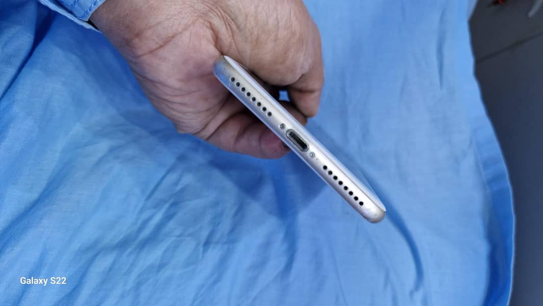 Apple iPhone 7 Plus 2