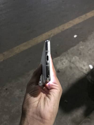 Sharp Aquos R2