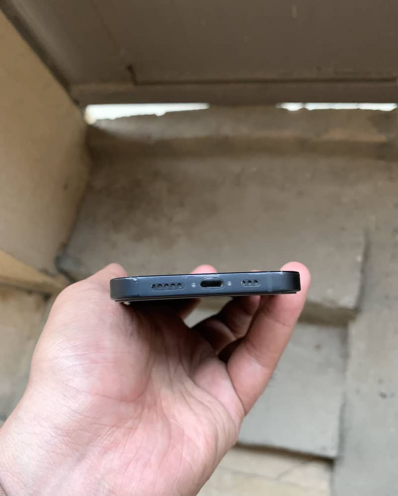 Apple iPhone 13 6
