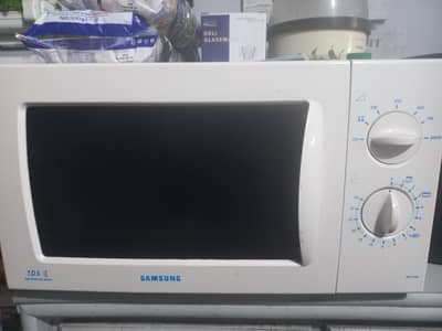 microwave oven
