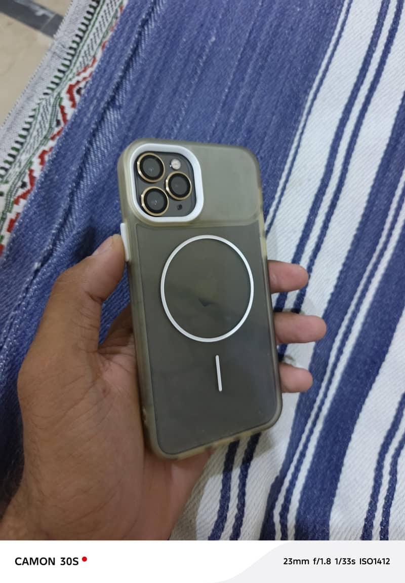 Apple iPhone 11 Pro 0