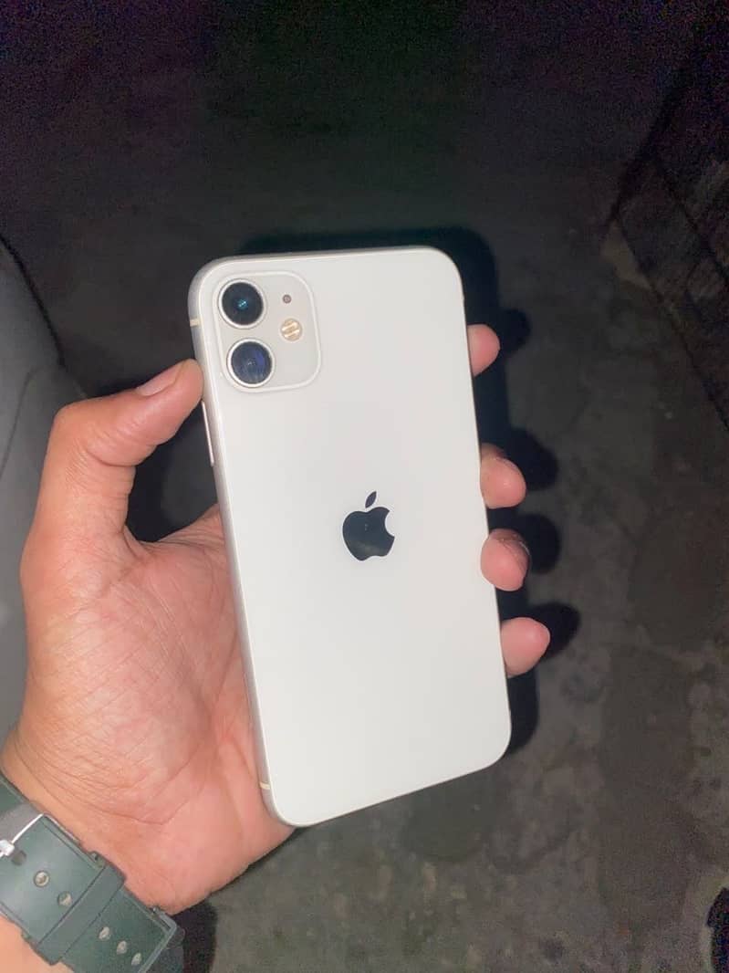 Apple iPhone 11 0