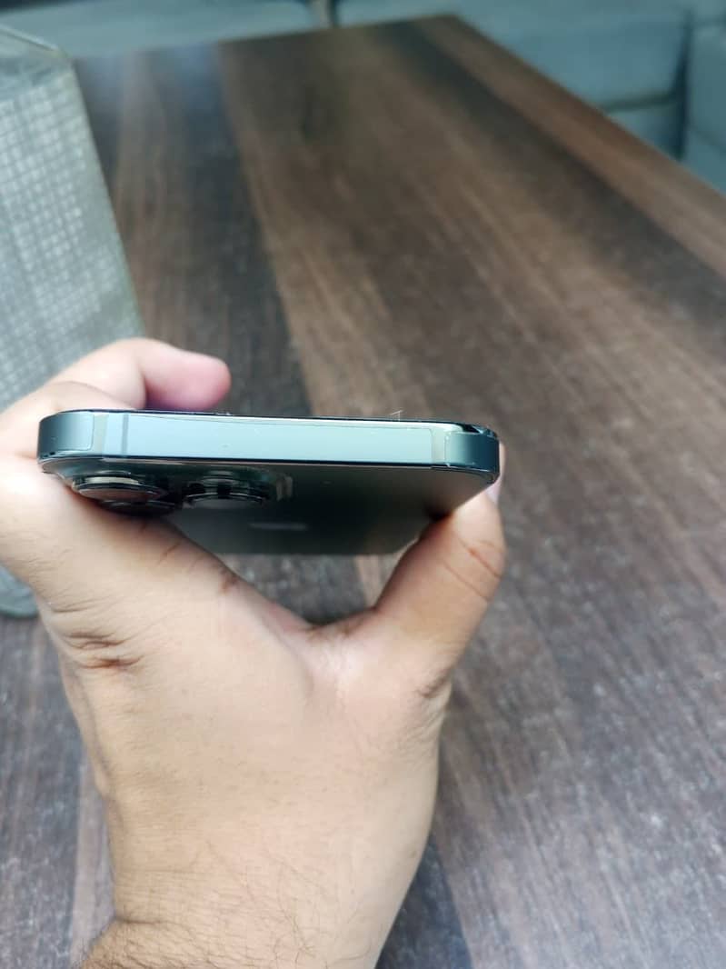 Apple iPhone 13 Pro Max 6