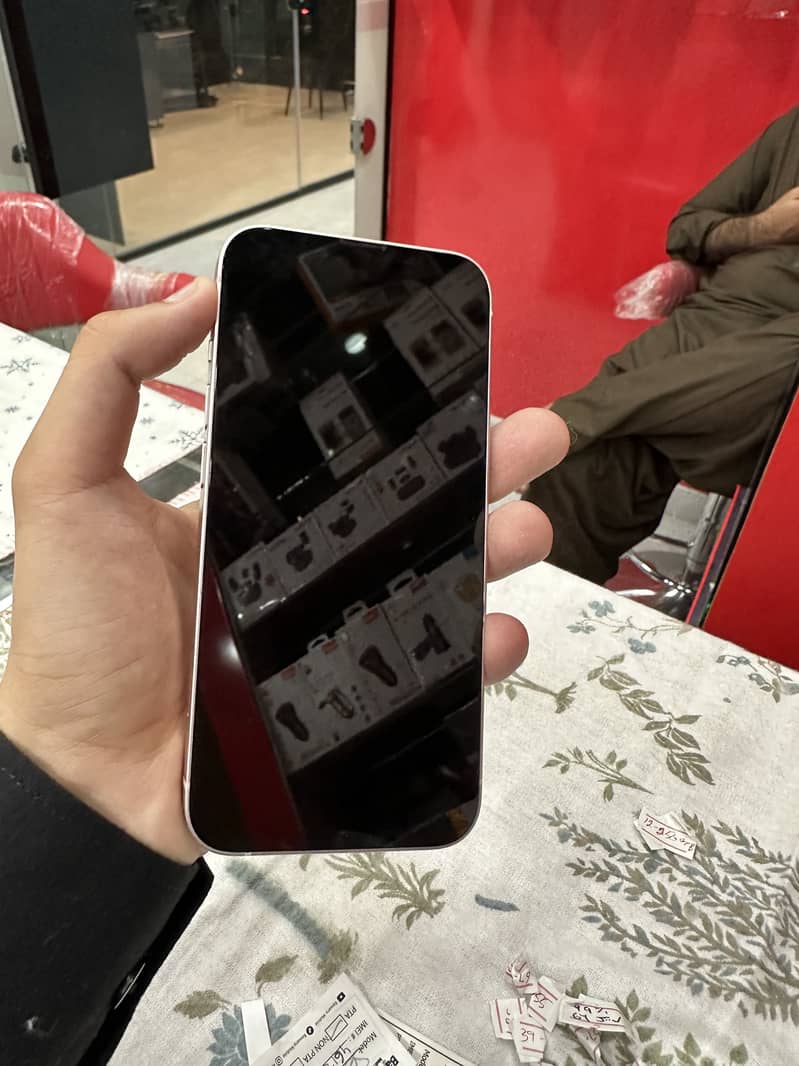 Apple iPhone 14 3