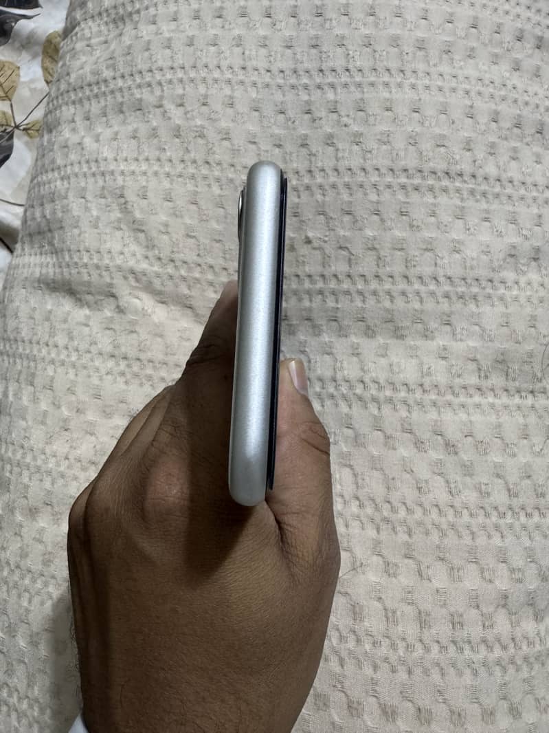 Apple iPhone 11 5