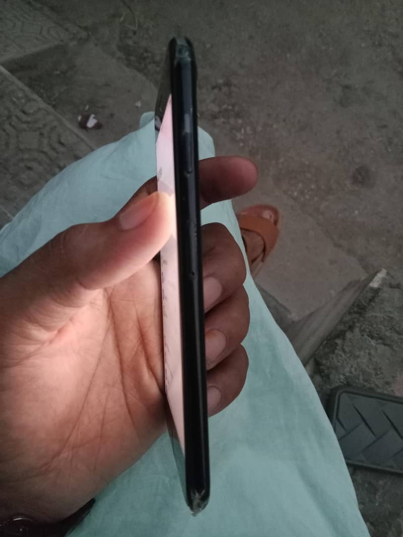 Apple iPhone 7 3