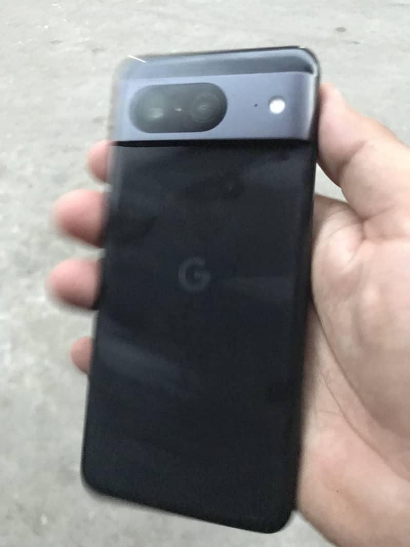 Google Pixel 8 4