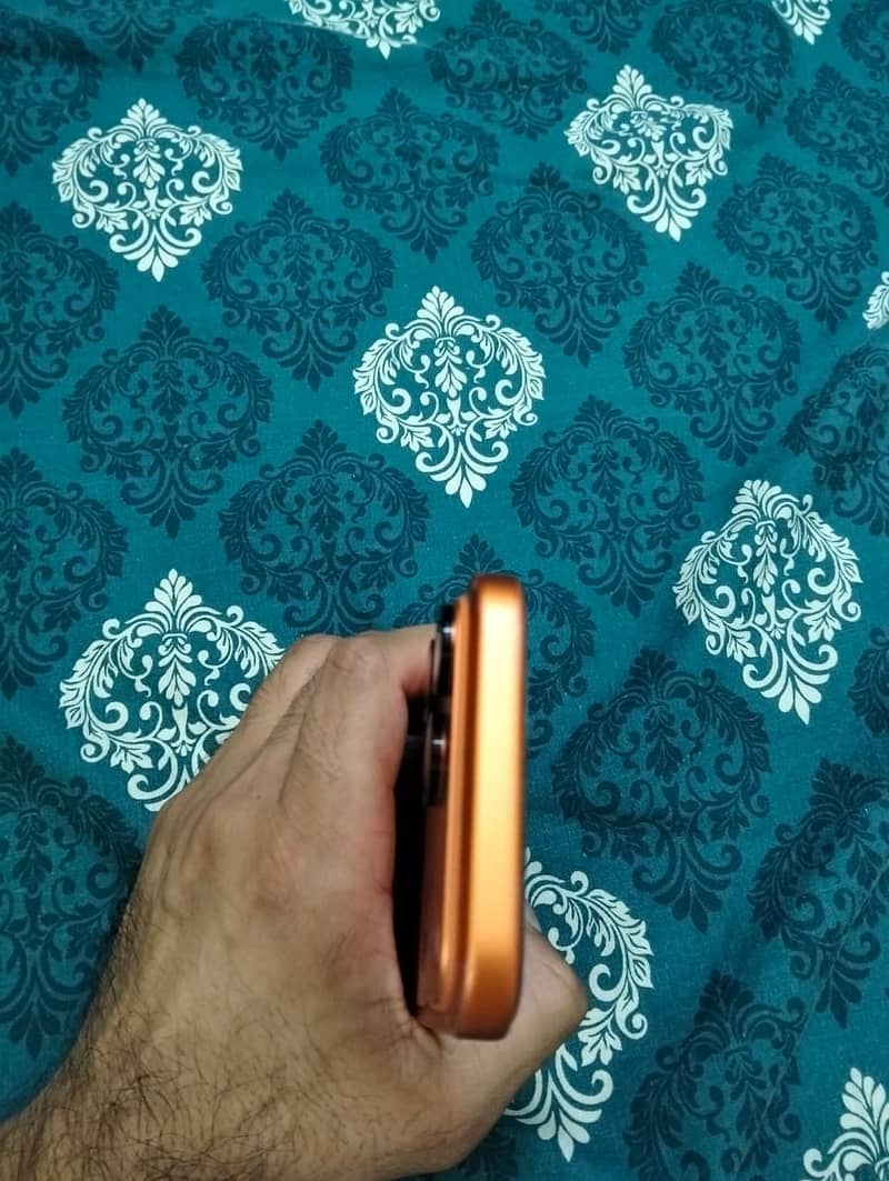 Apple iPhone 17 Pro Max 4