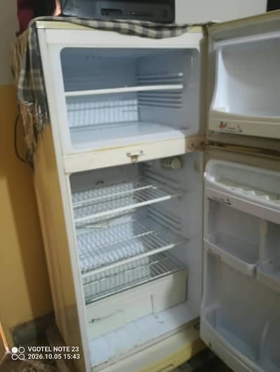 Refrigerator just like new 10/10 condition
