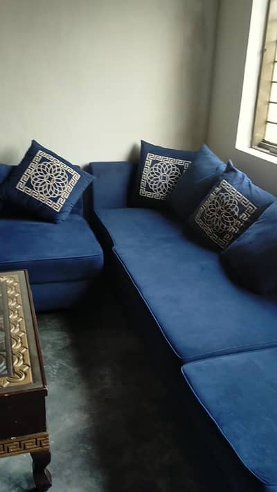 Beautiful L-Shape Sofa Set with Center Table