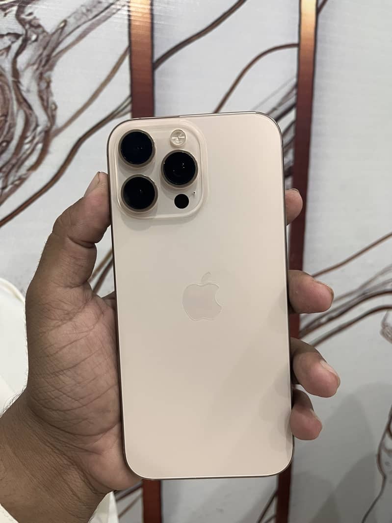 Apple iPhone 16 Pro Max 0