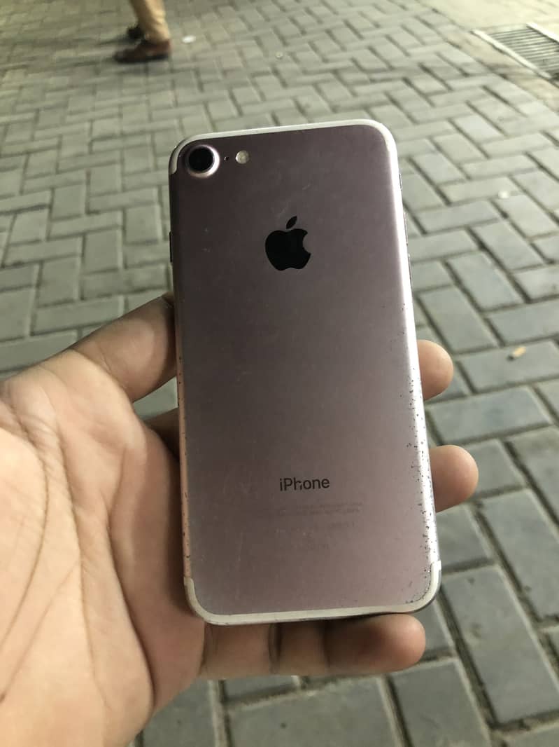 Apple iPhone 7 0