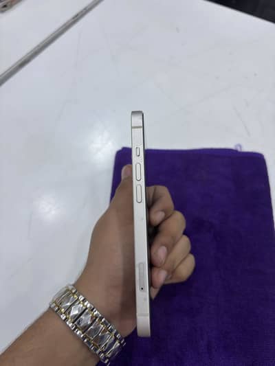 Apple iPhone 14