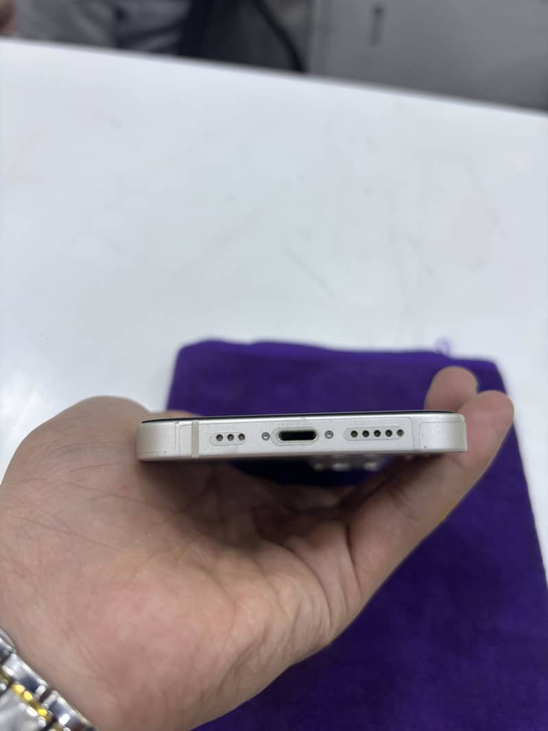 Apple iPhone 14 4
