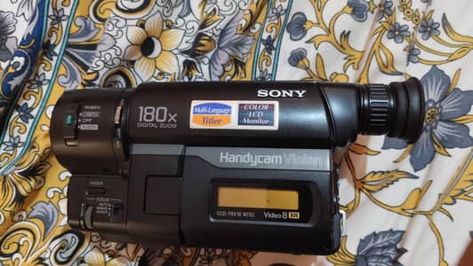 Vintage Sony Handycam Vision CCD-TRV16 Video8 XR Camcorder – 180x Zoom