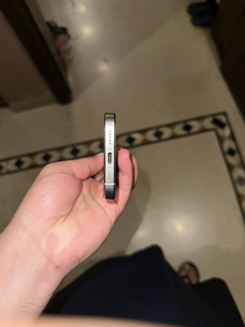 Apple iPhone 15 Pro 3